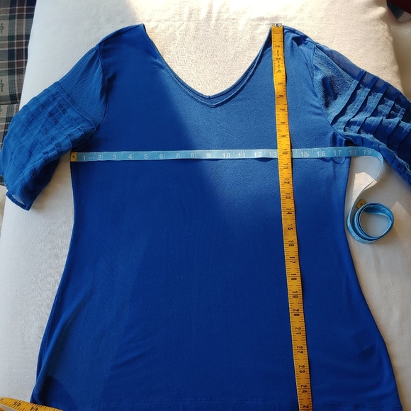 Soft Surroundings half sleeve top - Picture 2 of 6